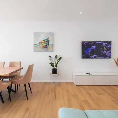 Sandy Oasis Apartment *