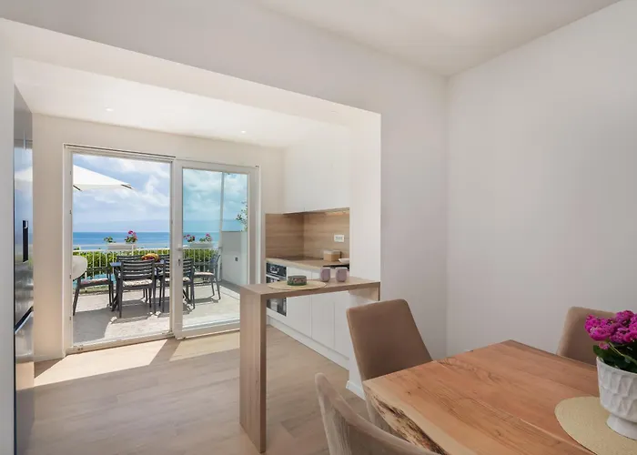 Sandy Oasis Apartment *