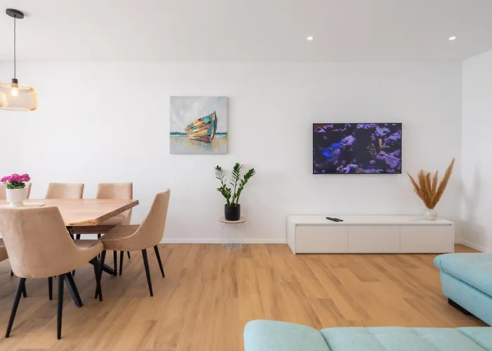 Sandy Oasis Apartment *