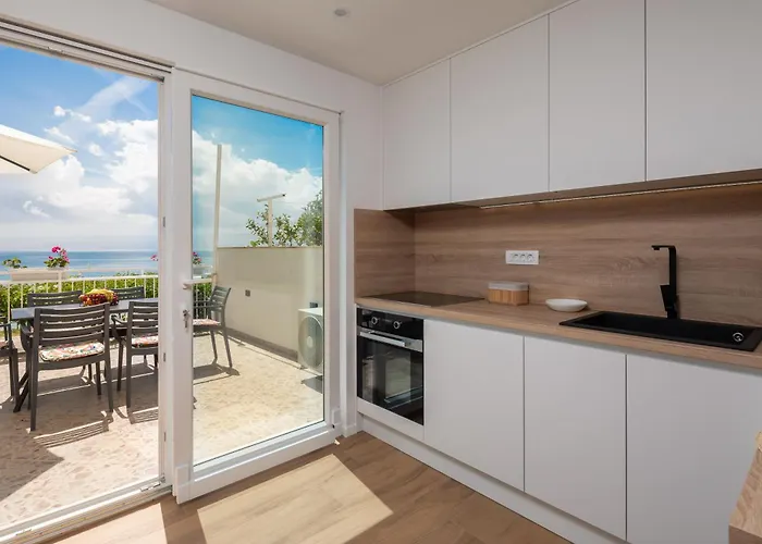 Sandy Oasis Apartment